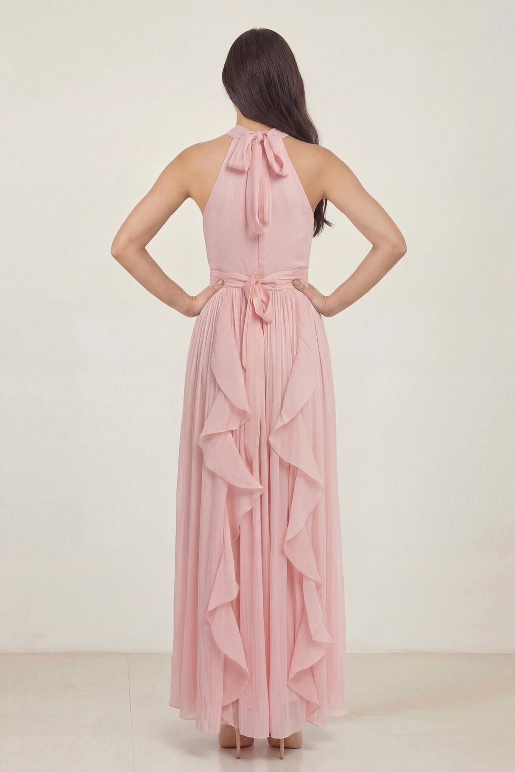 Pudra Halter Yaka Fırfırlı Şifon Uzun Abiye eller belde arka 