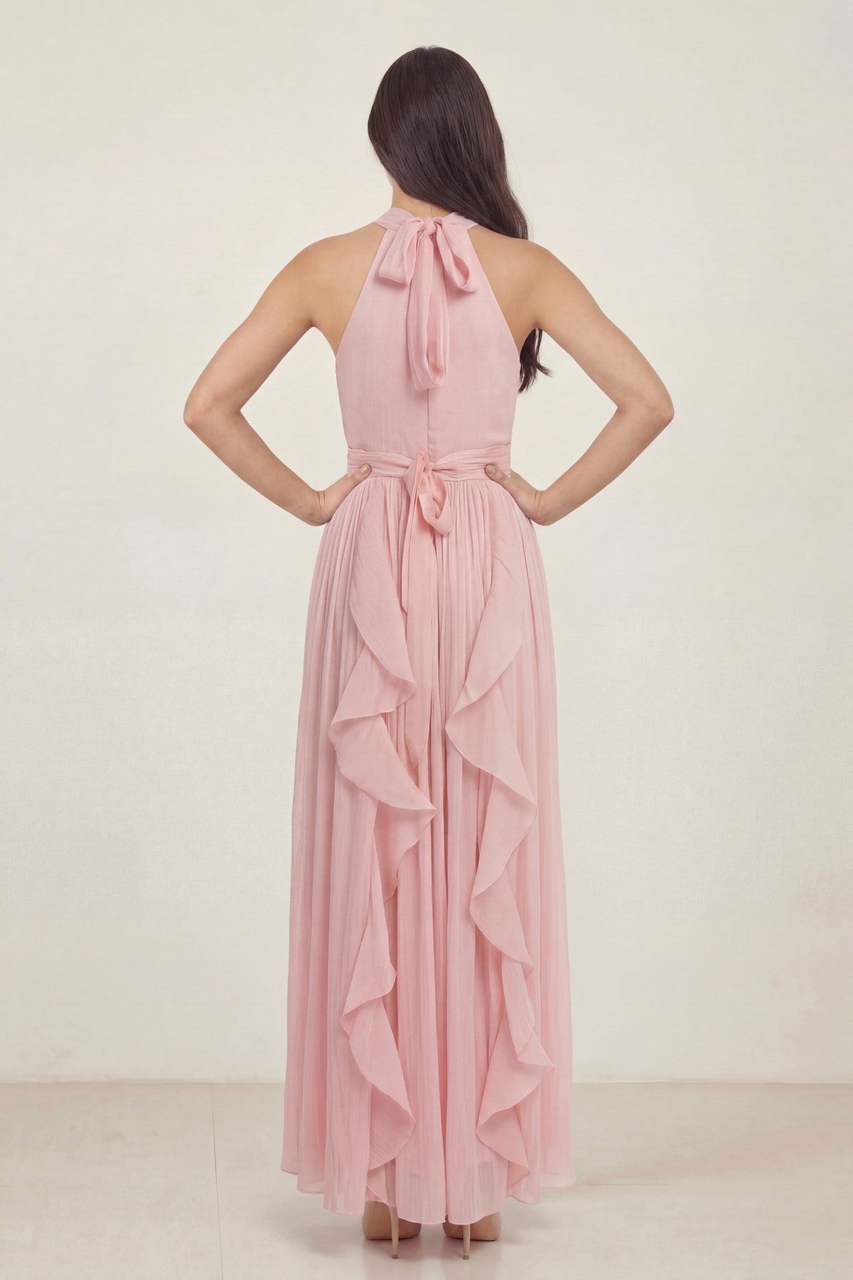 Pudra Halter Yaka Fırfırlı Şifon Uzun Abiye eller belde arka 