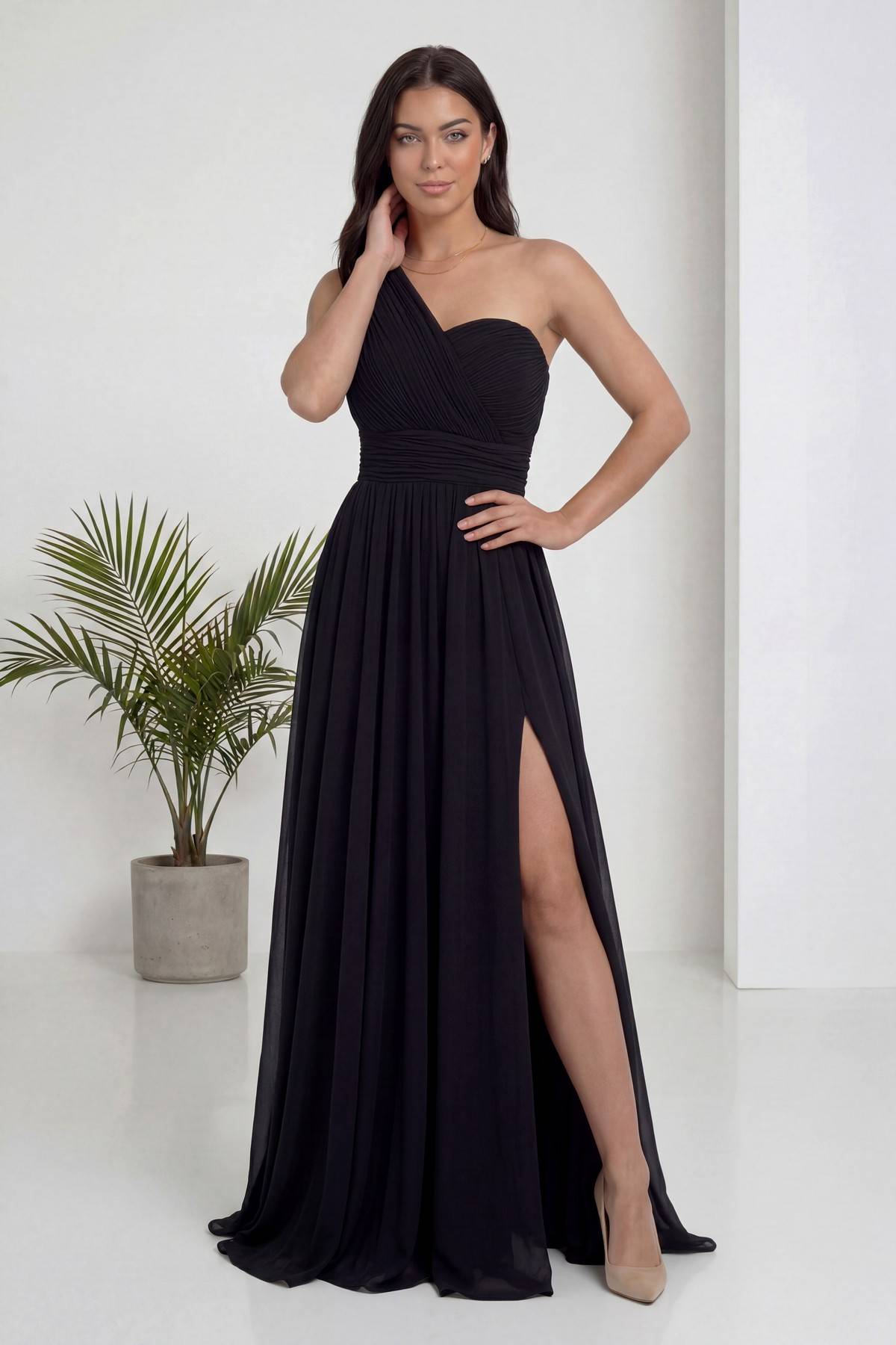 Siyah Tek Omuz Piliseli Kloş Abiye Elbise