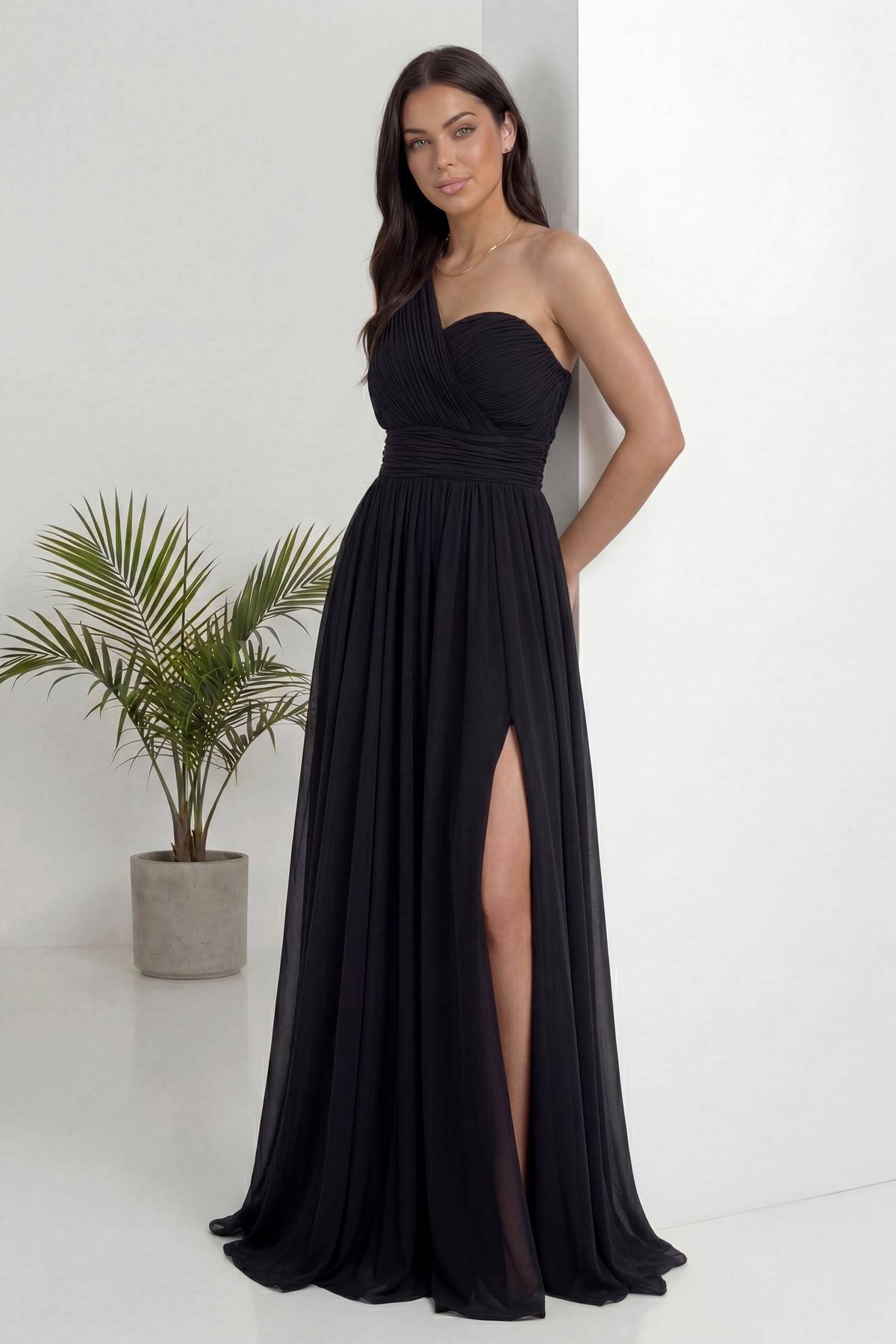 Siyah Tek Omuz Piliseli Kloş Abiye Elbise