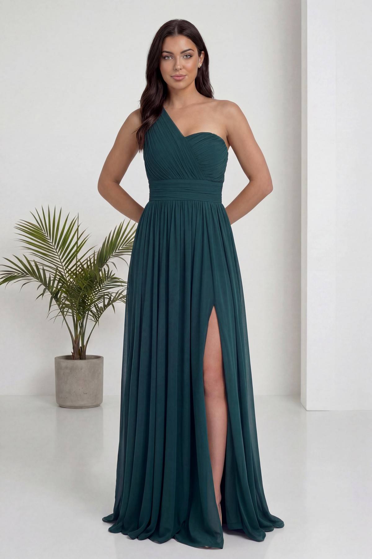 Zümrüt Yeşili Tek Omuz Piliseli Kloş Abiye Elbise