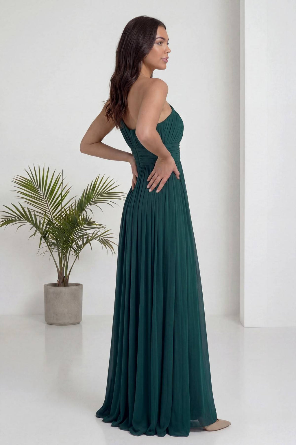 Zümrüt Yeşili Tek Omuz Piliseli Kloş Abiye Elbise