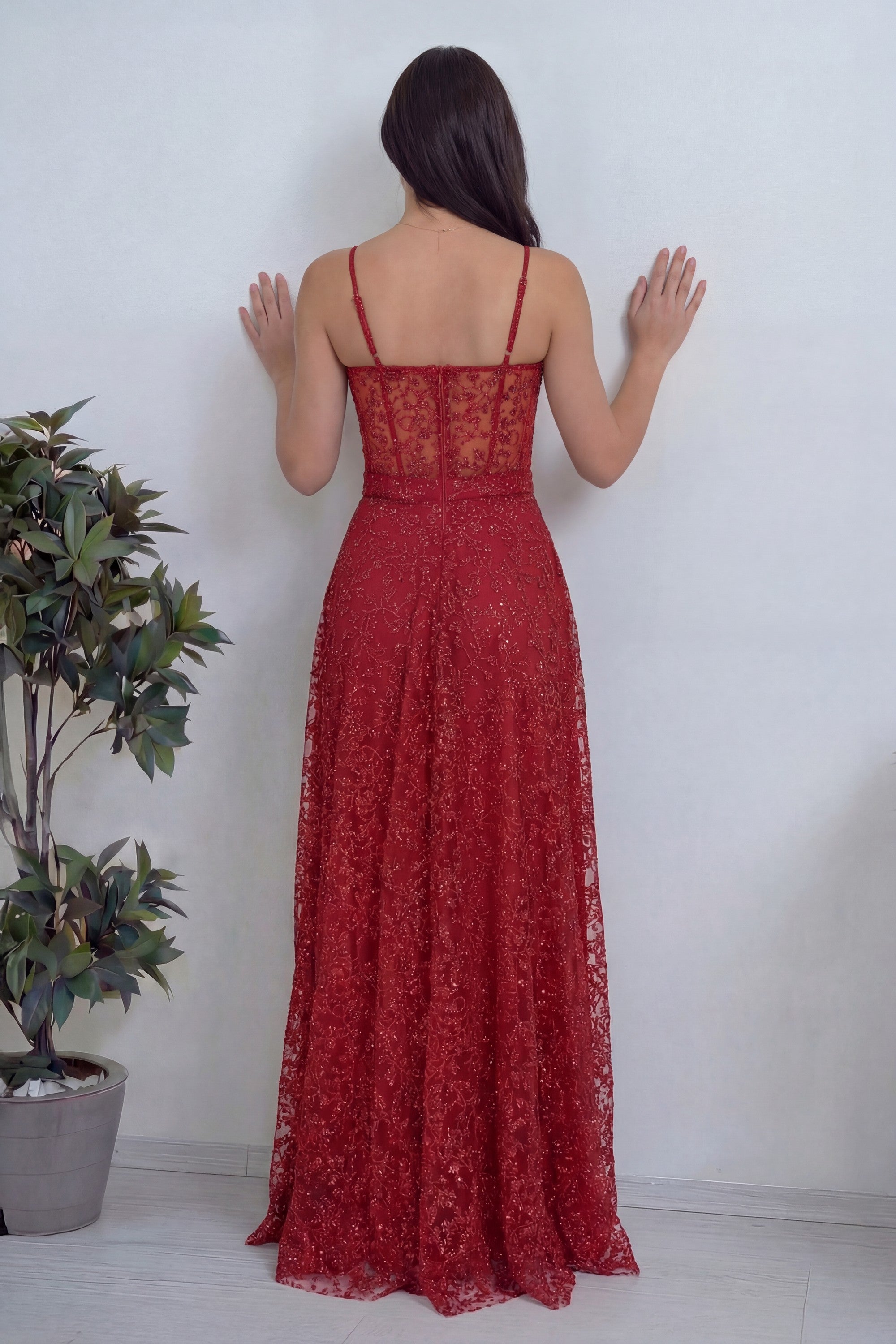 Arka transparan detaylı fermuar kapamalı uzun boy kırmızı kadın abiye 