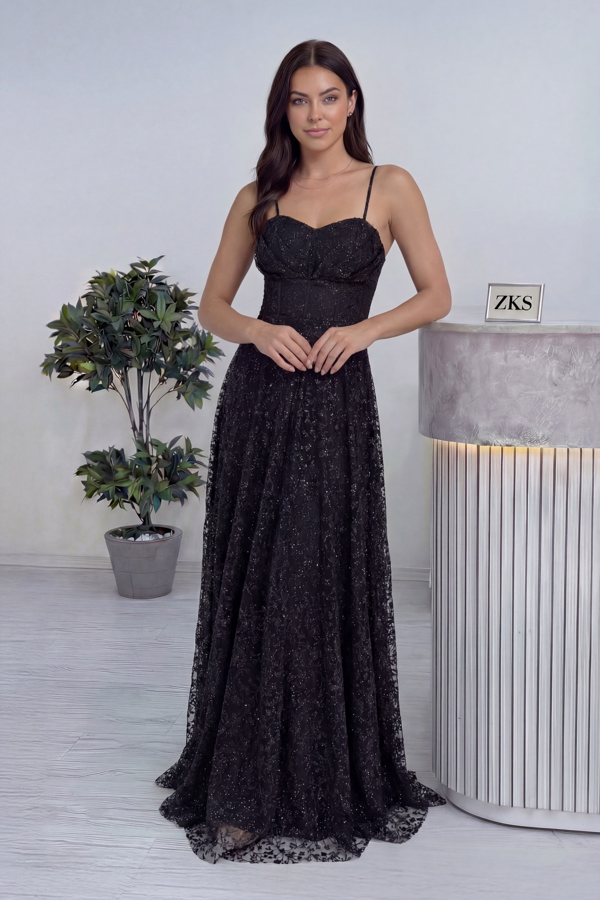 Siyah Askılı Transparan Simli Dantelli Abiye Elbise