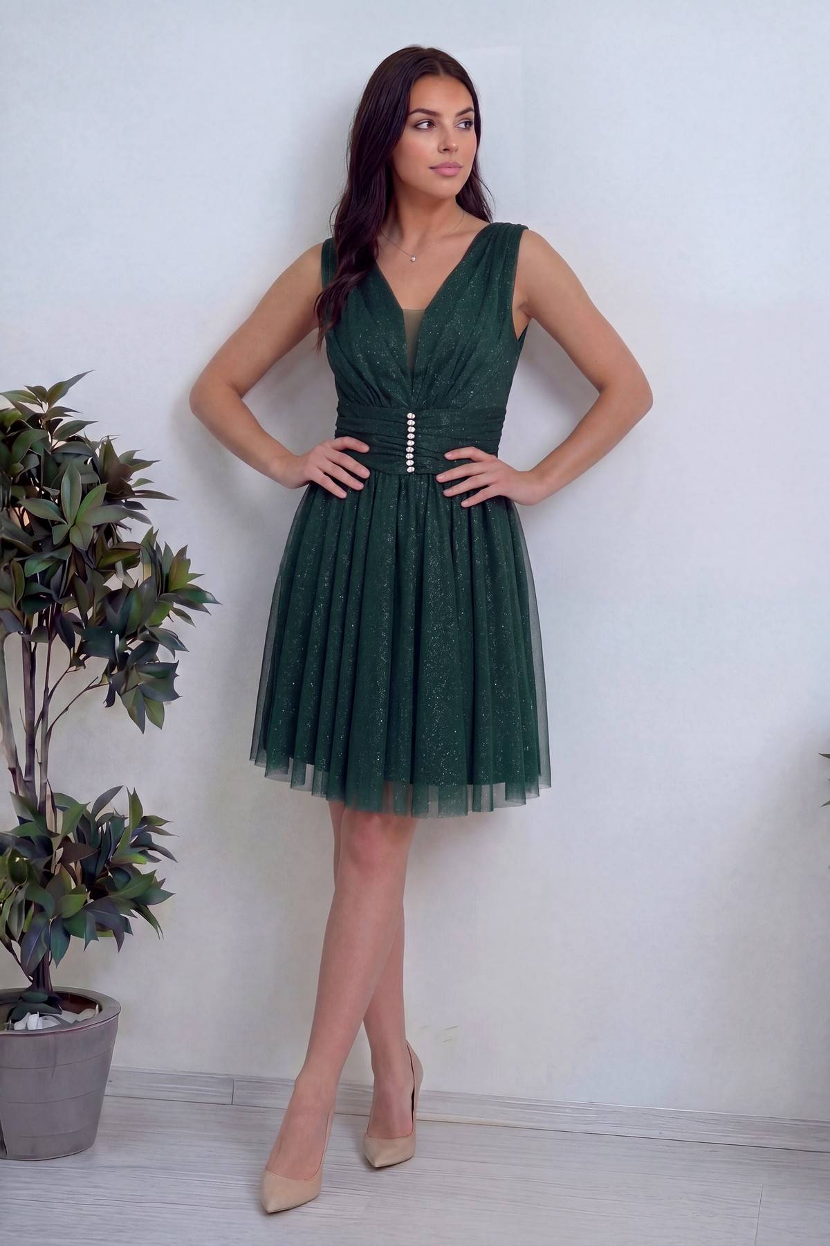 Yeşil V Yaka Kloş Piliseli Kısa Mezuniyet Elbisesi