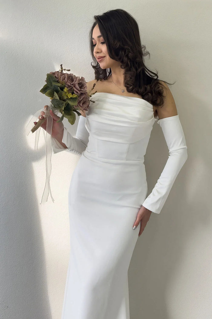 Kadın Beyaz Straplez Kol Aksesuarlı Balık Saten Alya Elbise