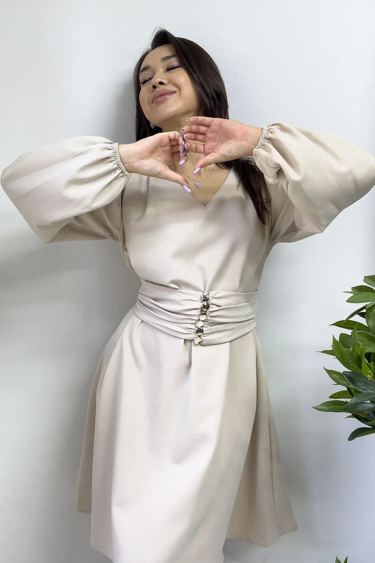 Bej Balon Kol Düğme Detay Kemerli Kloş Elbise