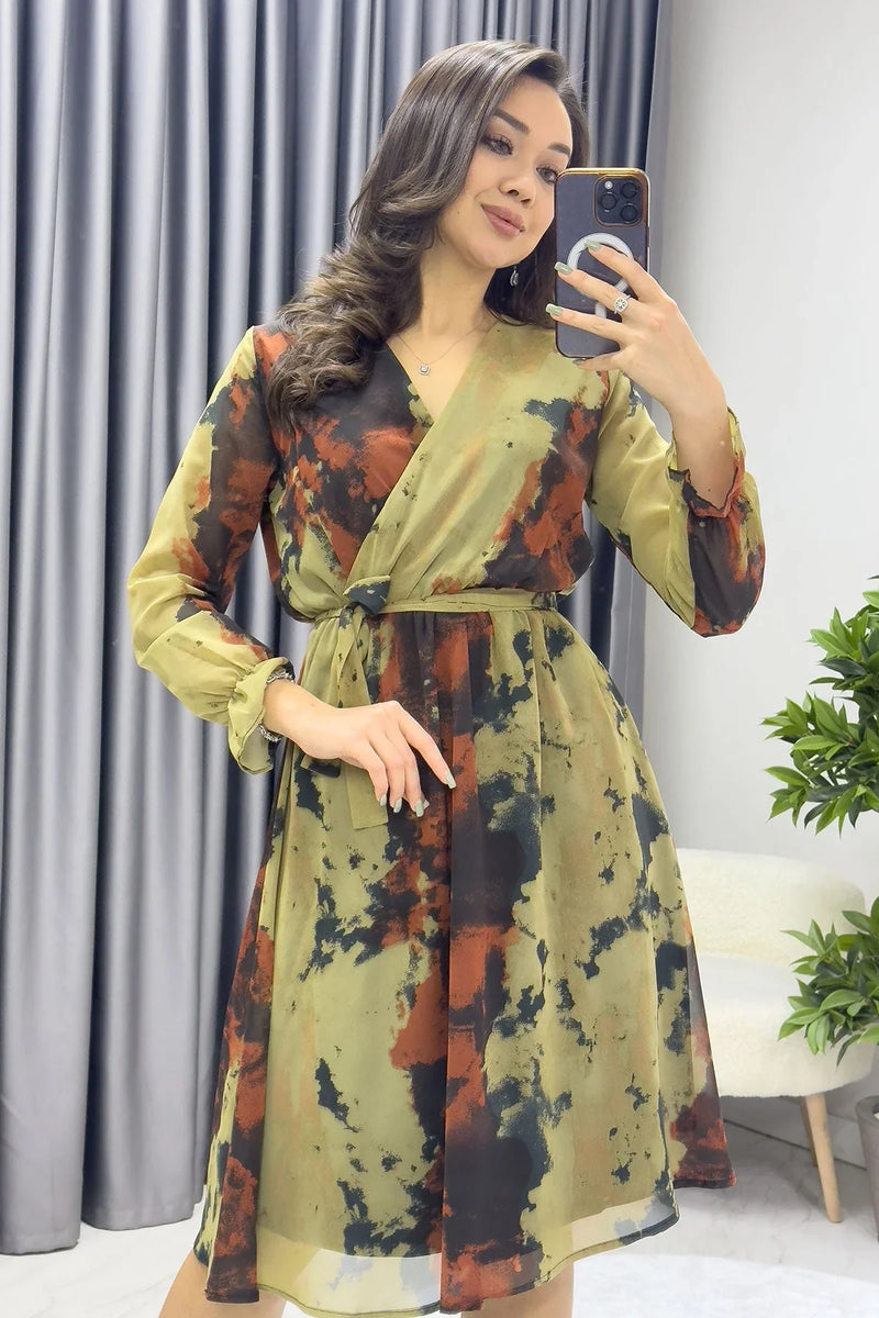 Batik Desenli Kruvaze Yaka Şifon Büyük Beden Kısa Elbise - the ZKS