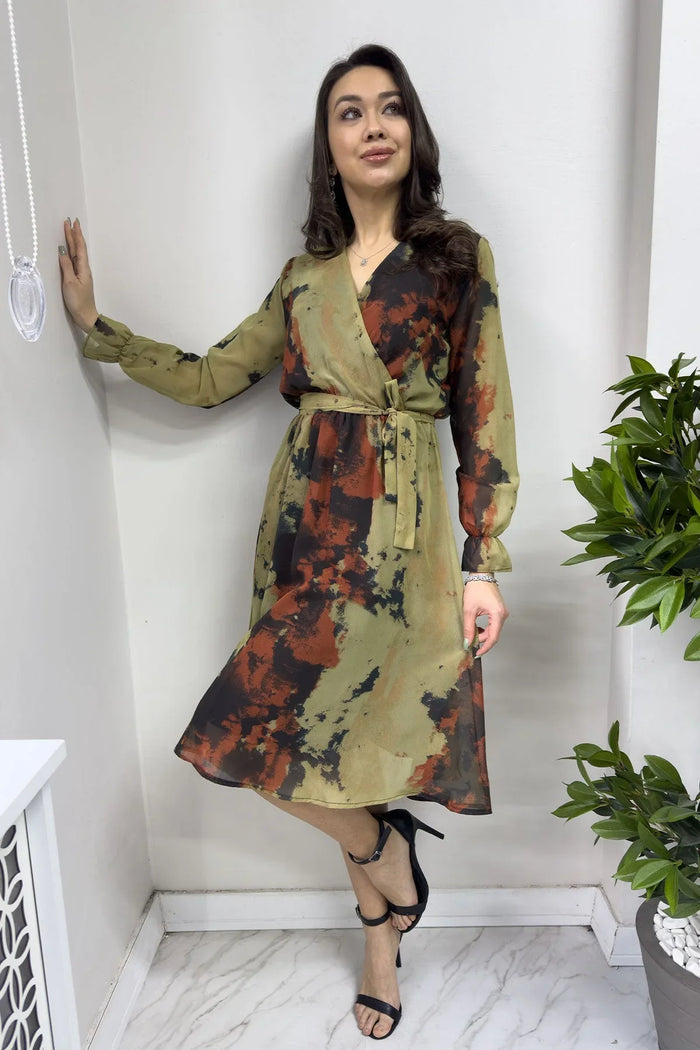 Batik Desenli Kruvaze Yaka Şifon Büyük Beden Kısa Elbise - the ZKS