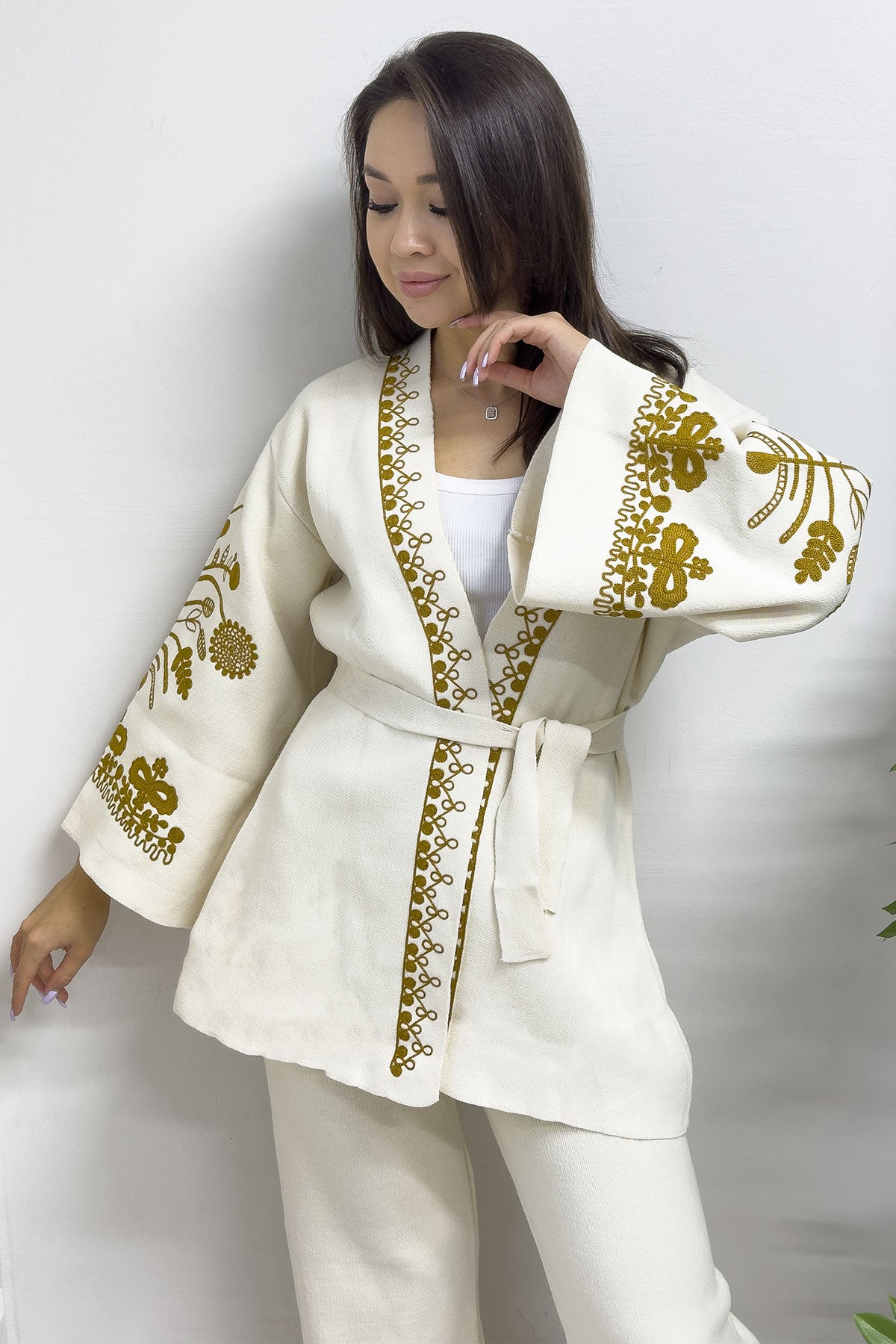 Beyaz Nakışlı Etnik Desen Kimona Pantolon İkili Takım