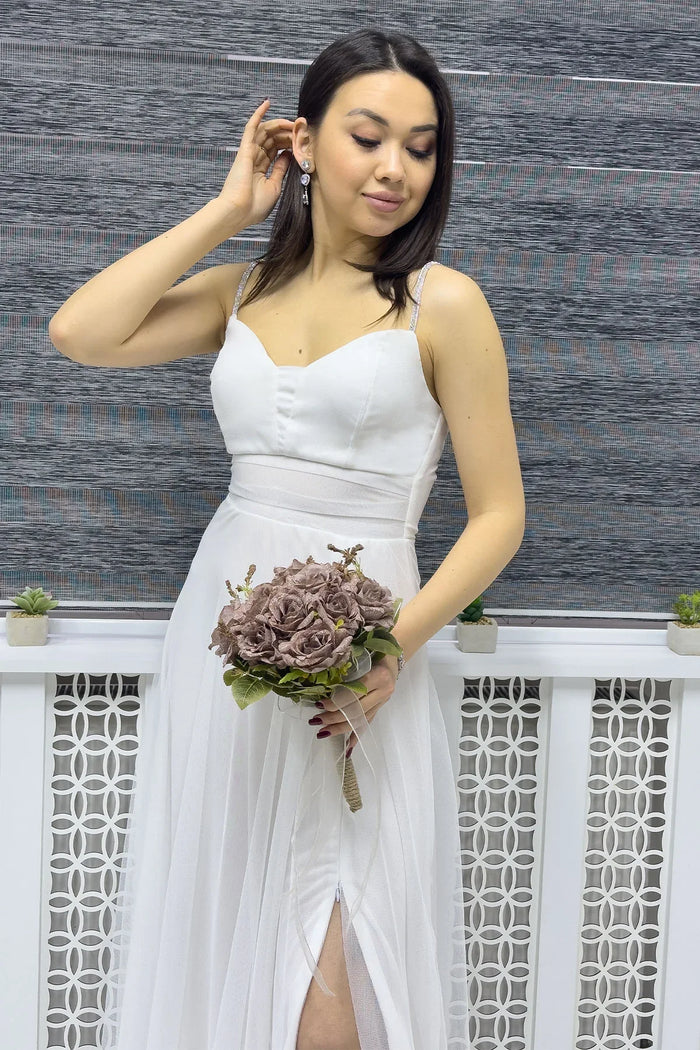 Kadın Beyaz Taş Askılı Ayarlanabilir Yırtmaçlı Büyük Beden Abiye Elbise

