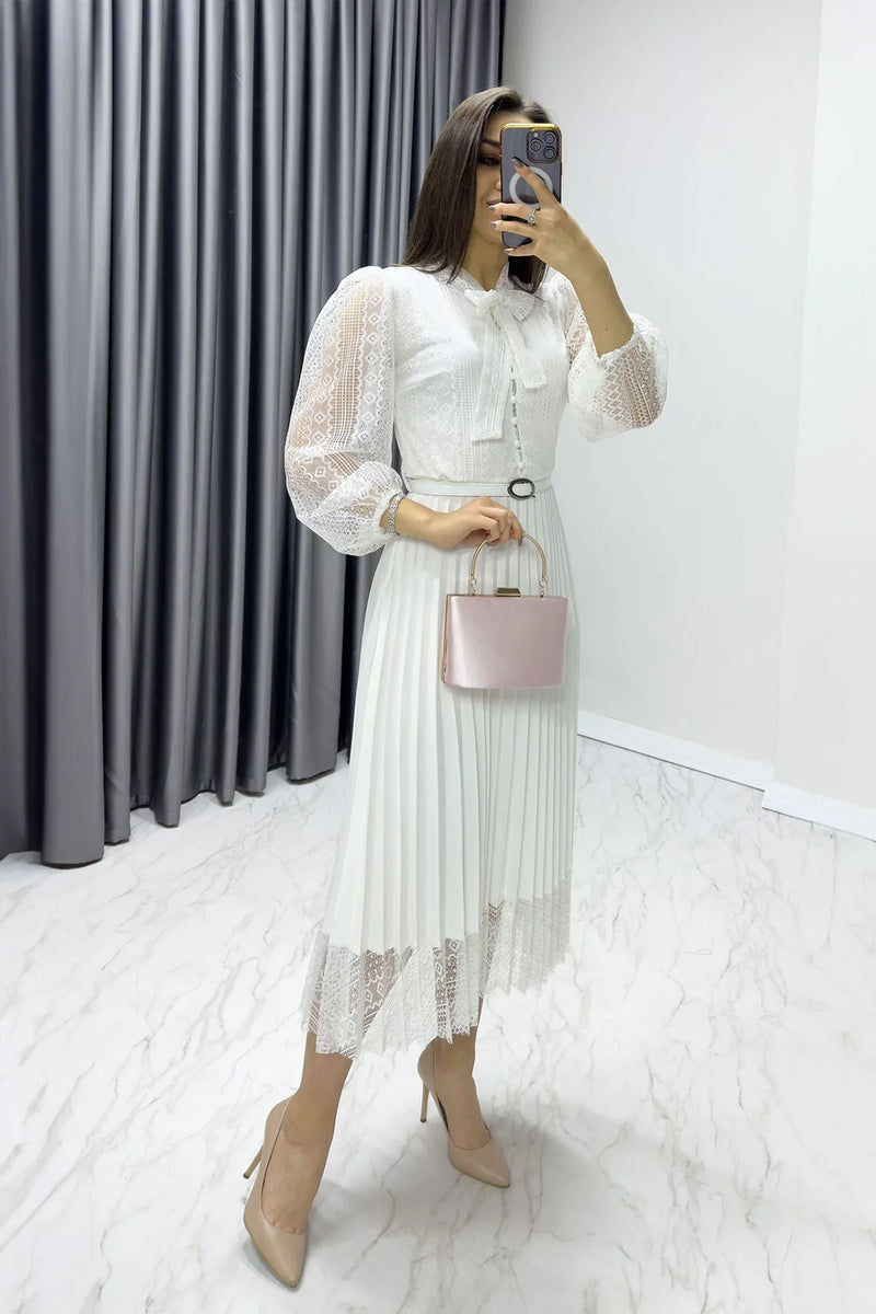 Beyaz Boyundan Bağlamalı Fransız Güpür Piliseli Abiye Elbise

