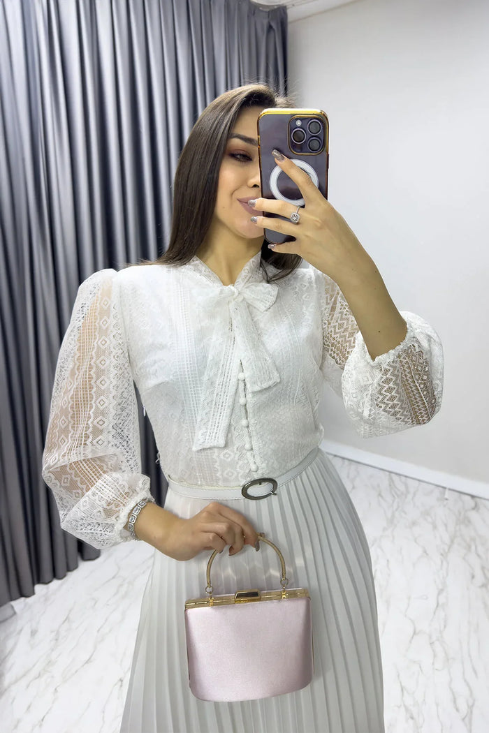 Beyaz Boyundan Bağlamalı Fransız Güpür Piliseli Abiye Elbise

