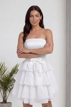 Beyaz Straplez Fiyonklu Fırfır Etekli Kısa Abiye Elbise  - Beyaz