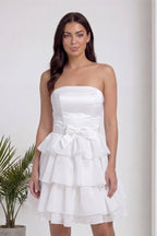 Beyaz Straplez Fiyonklu Fırfır Etekli Kısa Abiye Elbise  - Beyaz