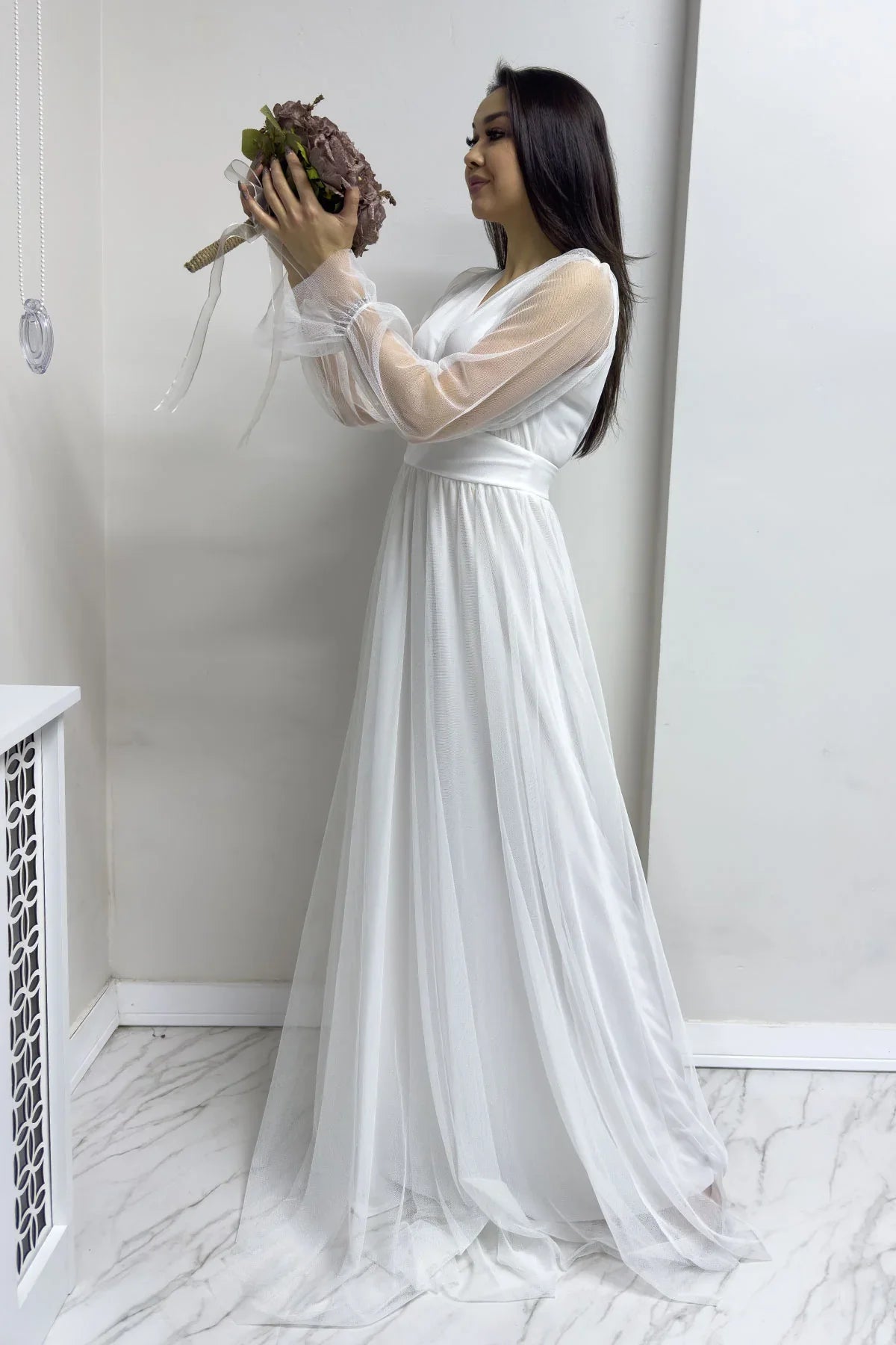 Beyaz V Yaka Tül Abiye Elbise

