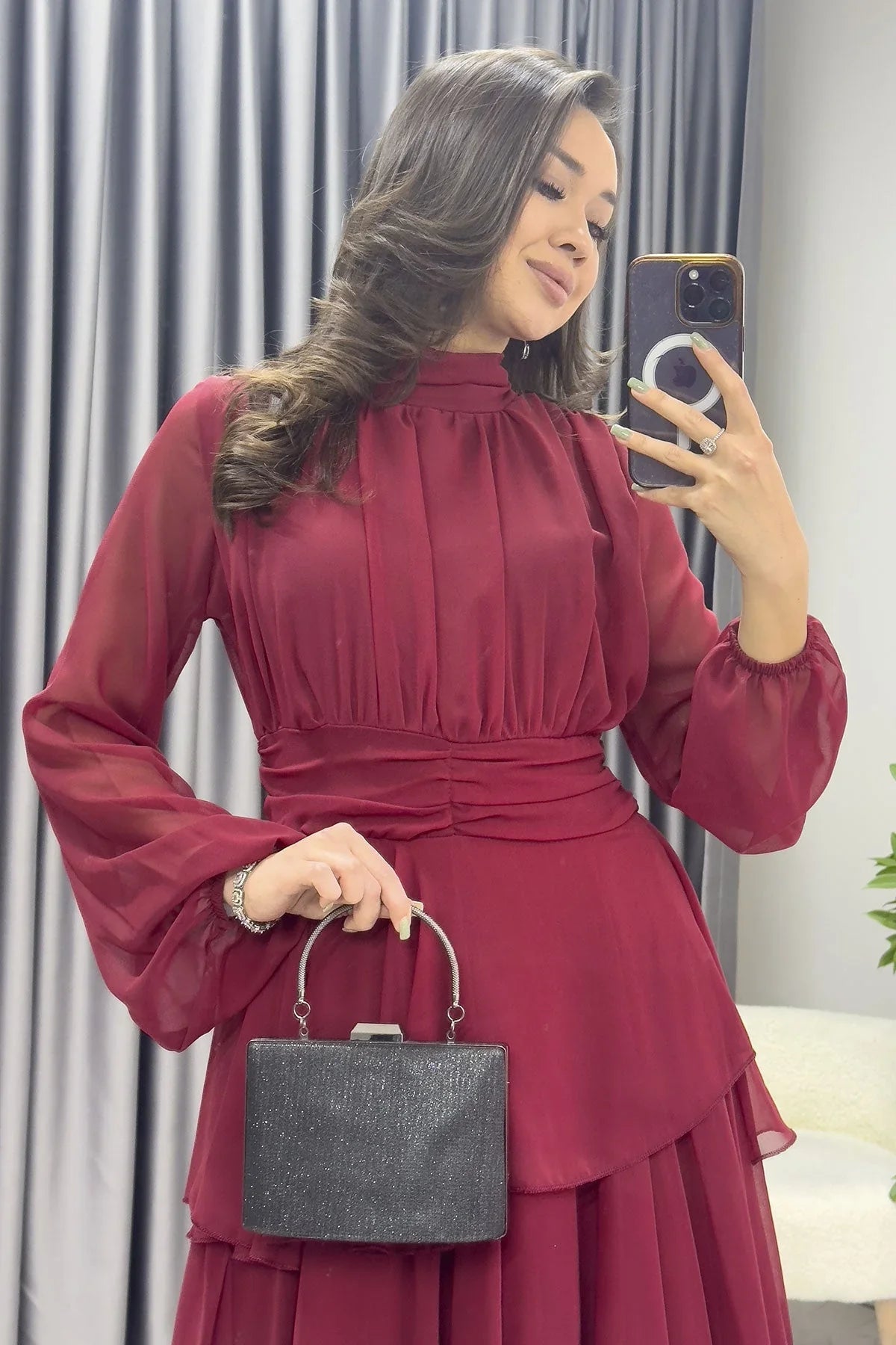 Bordo Dik Yaka Drape Detay Kat Kat Maxi Şifon Elbise - the ZKS