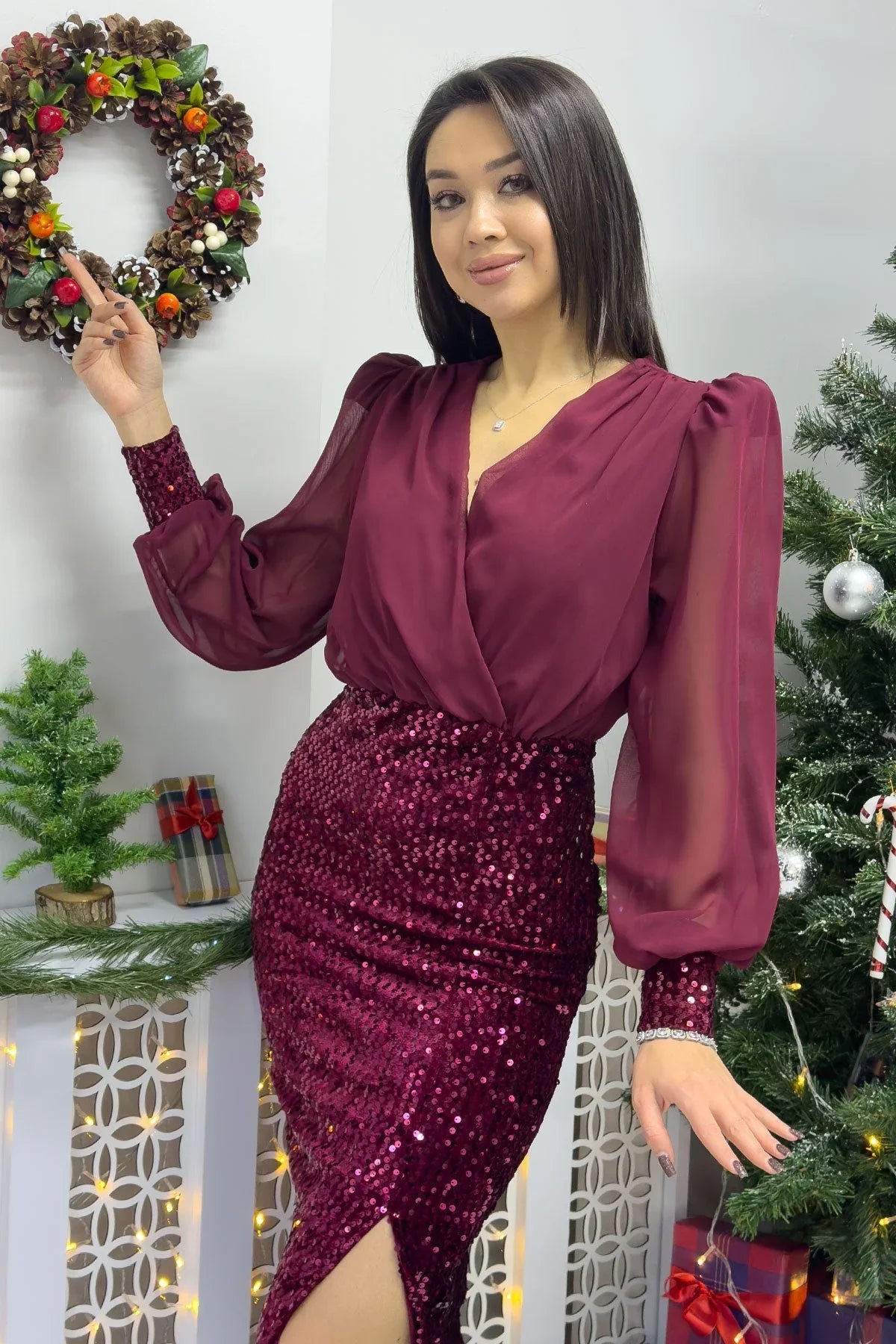 Bordo Kruvaze Yaka Şifon Pul Payet Yırtmaçlı Elbise - the ZKS