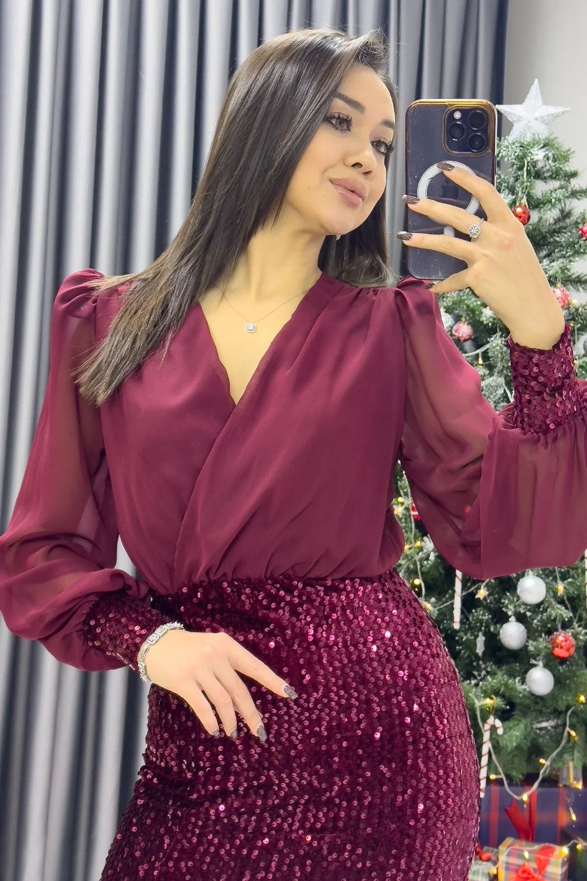 Bordo Kruvaze Yaka Şifon Pul Payet Yırtmaçlı Elbise - the ZKS