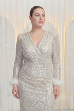 Uzun kollu kol ağzı otrişli drapeli kruvaze yakından detay büyük beden   abiye pulpayet