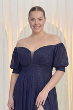 düşük omuz kısa balon kollu yakın detay yakada transparan bele oturan abiye lacivert büyük beden