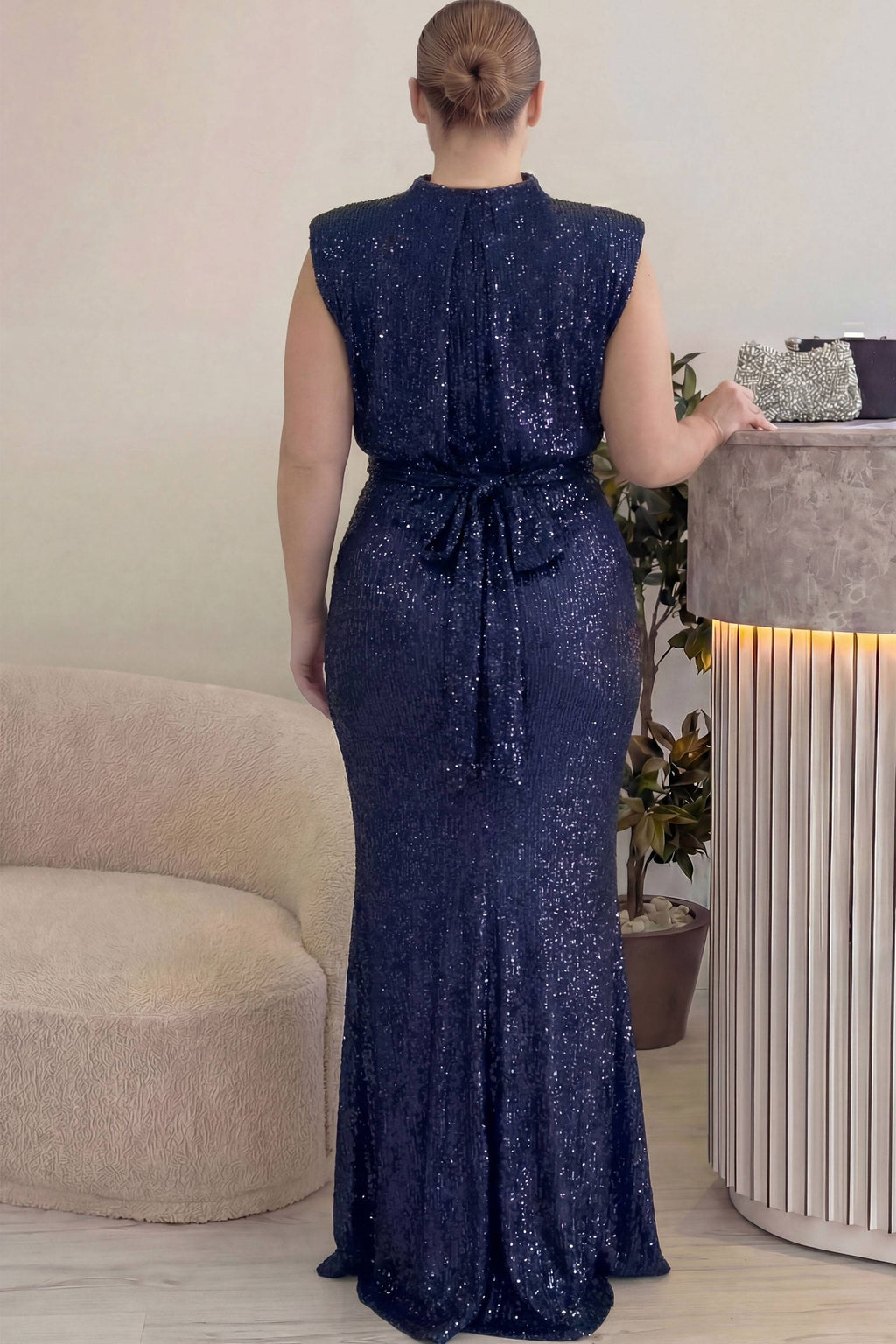 Arka lacivert payet kuşaklı bağlama detaylı  uzun balık model büyük beden abiye 