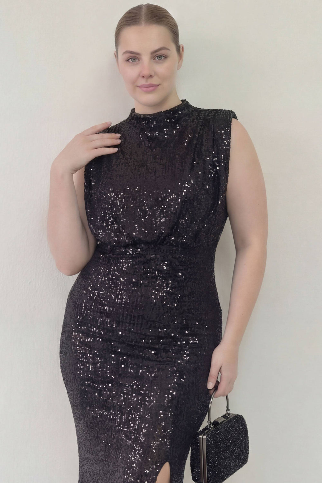 Drapeli yakın detay siyah payetli kolsuz dik yakalı davet elbisesi kadın abiye 