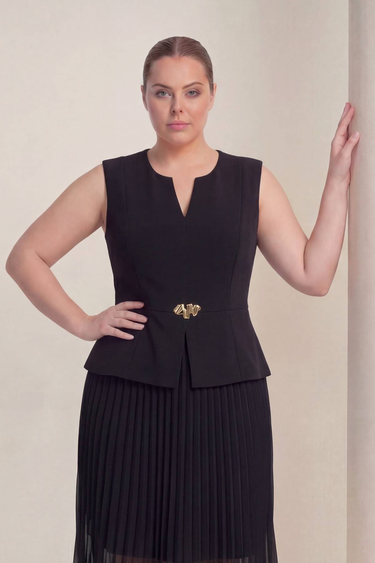 V yaka piliseli siyah gold detay midi boy büyük beden peplum davet abiye 