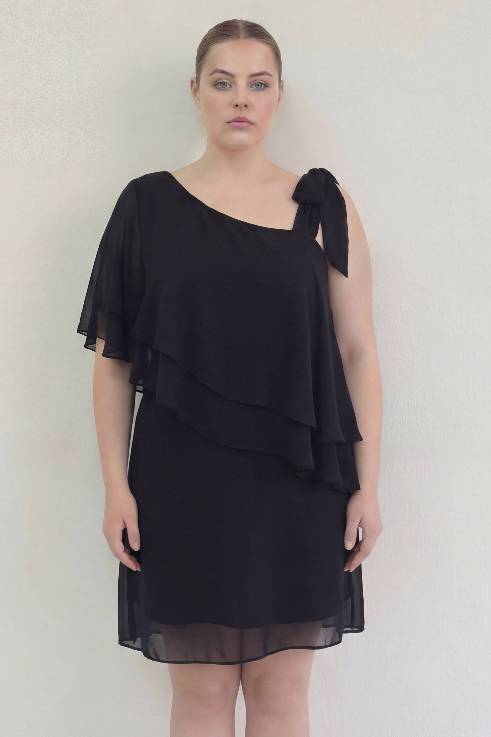 Bağlama detaylı şifon büyük beden rahat kalıp davet elbisesi siyah diz üstü