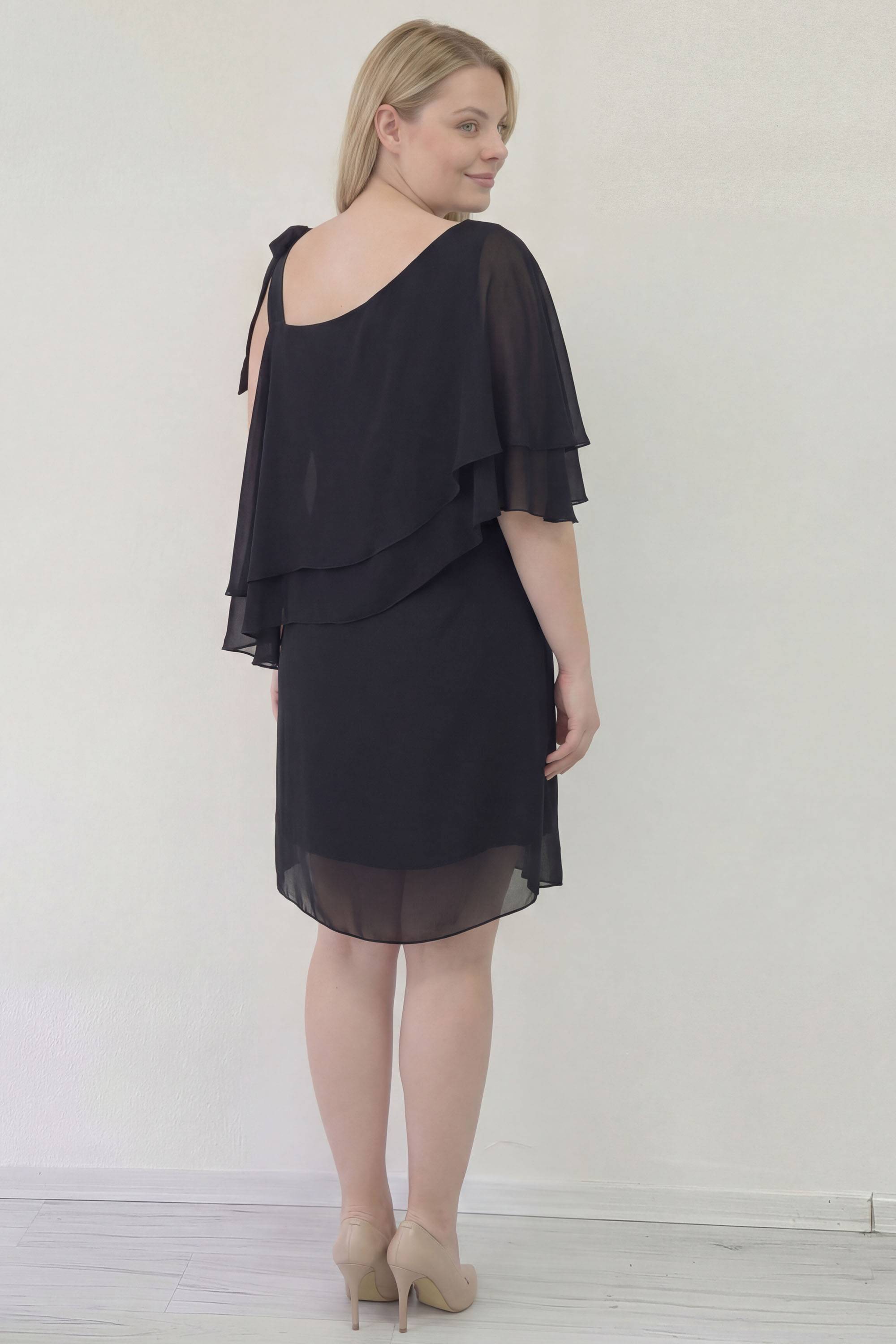 Diz üst siyah kısa şifon rahat kalıp elbise arka büyük beden kat kat volanlı