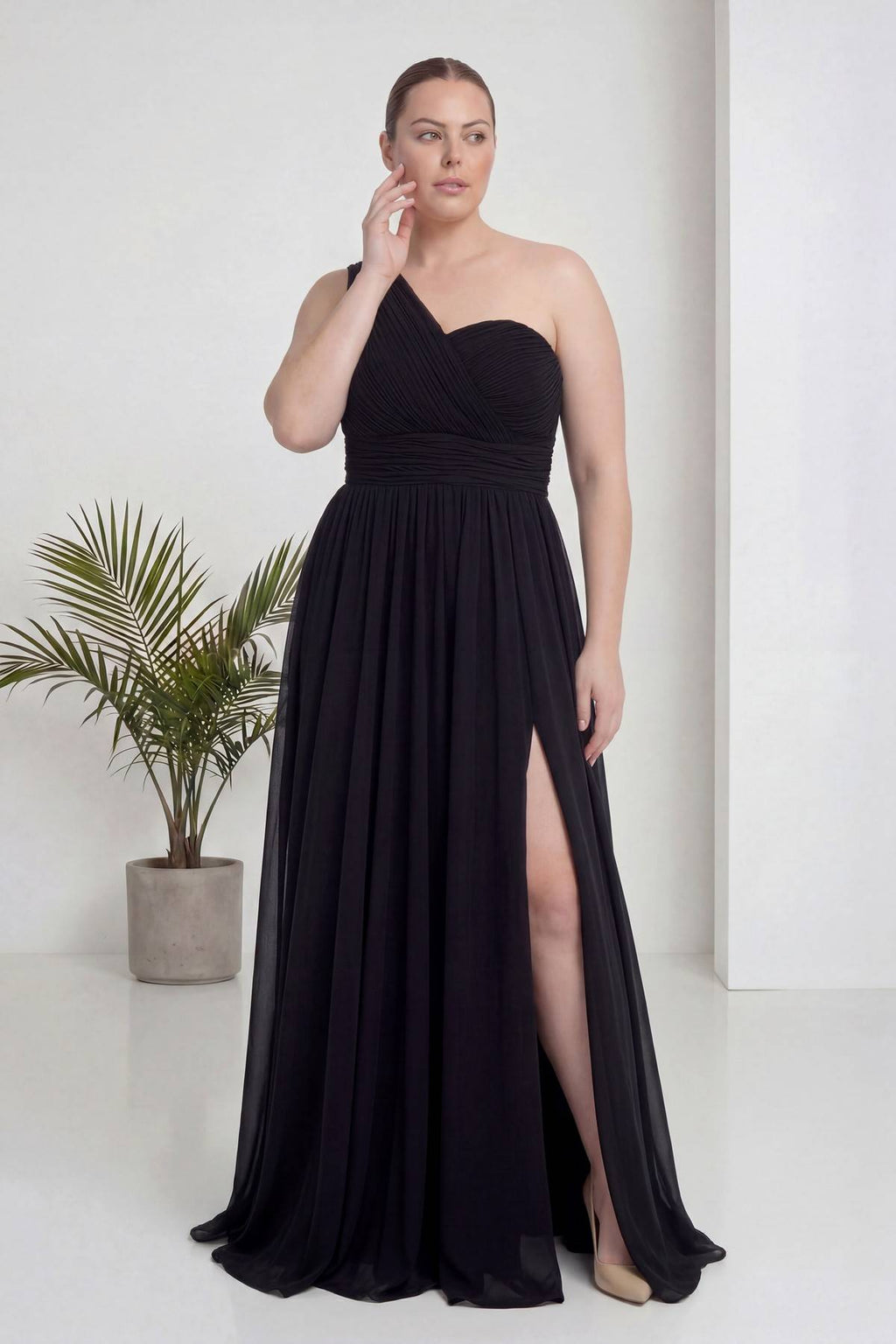 Büyük Beden Siyah Tek Omuz Piliseli Şifon Uzun Abiye