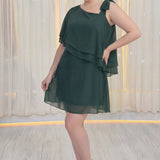 Büyük Beden Yeşil Tek Omuz Şifon Abiye – Zümrüt Volanlı Fiyonk