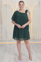 Büyük beden zümrüt yeşili şifon kat kat volanlı davet elbisesi kısa boy