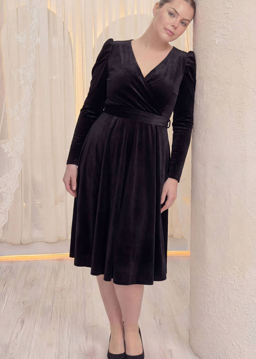 Büyük Beden Siyah Kadife Midi Elbise