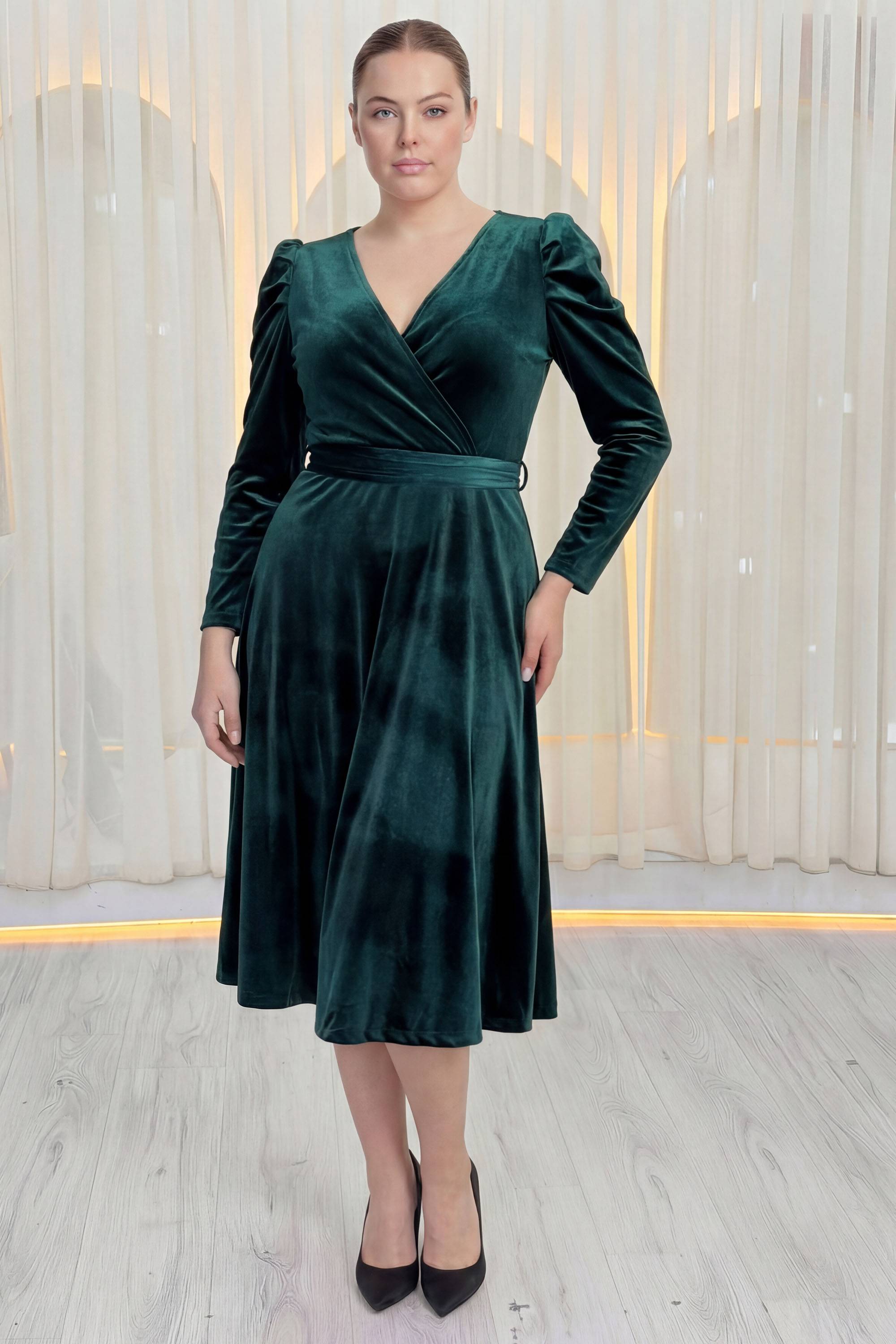 Kadın kruvaze yaka kuşaklı midi boy zümrüt yeşili elbise 