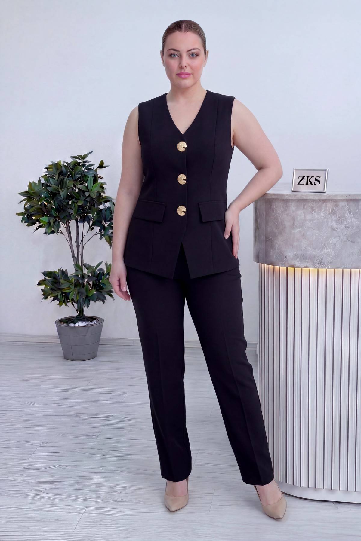 Siyah yelek pantolon gold düğme detaylı büyük beden günlük giyim önden 