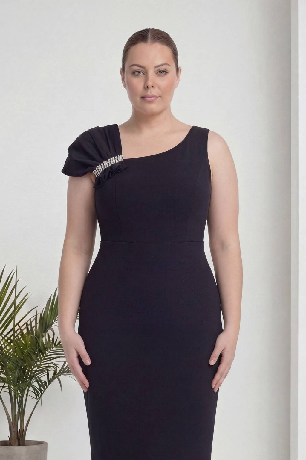 büyük beden siyah kolsuz  düz yakın duruş davet elbise 