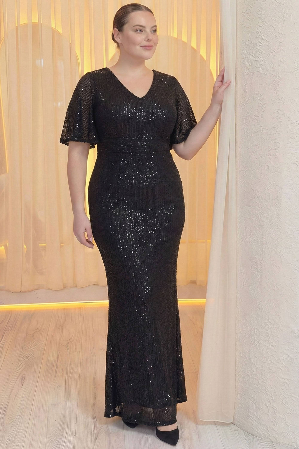 Büyük Beden Siyah V Yakalı Volan Kısa Kollu Uzun Boy Balık Model Abiye Düğün