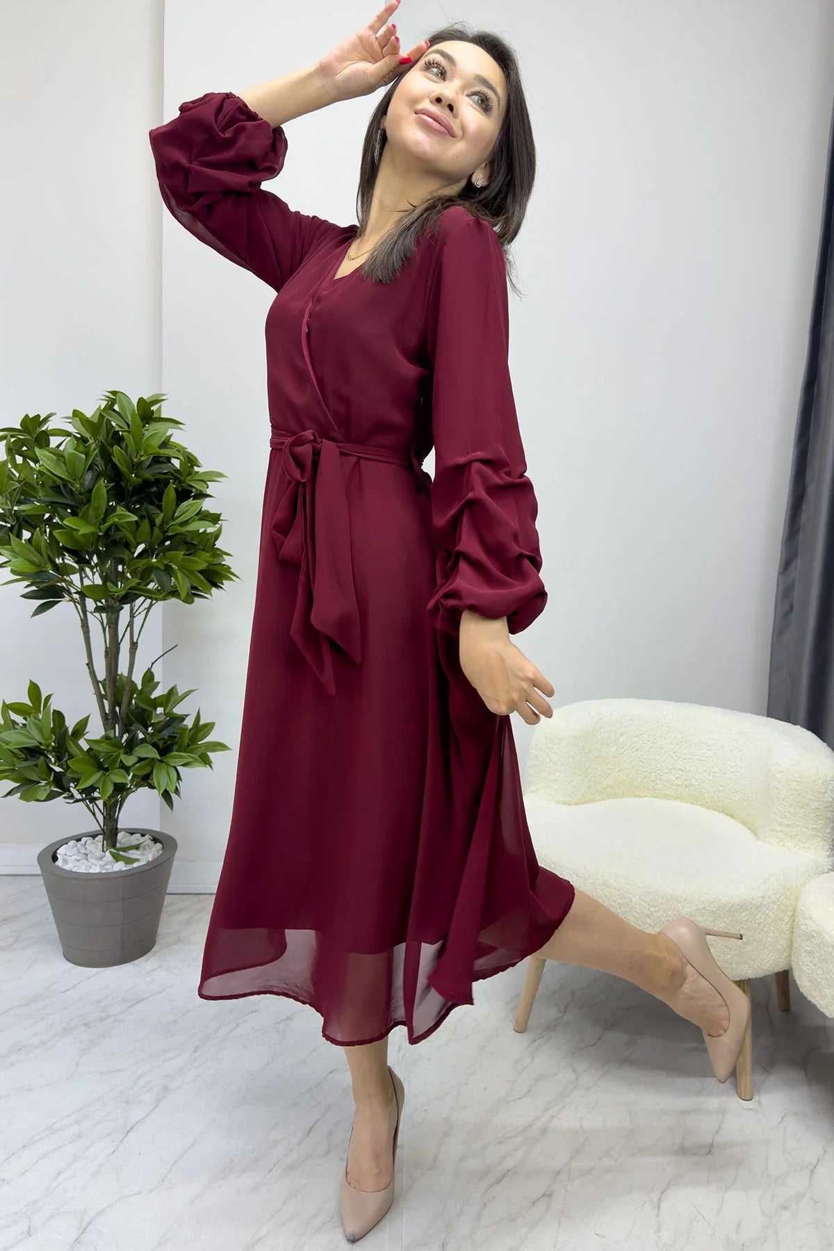 Bordo Kolu Büzgülü Şifon Elbise