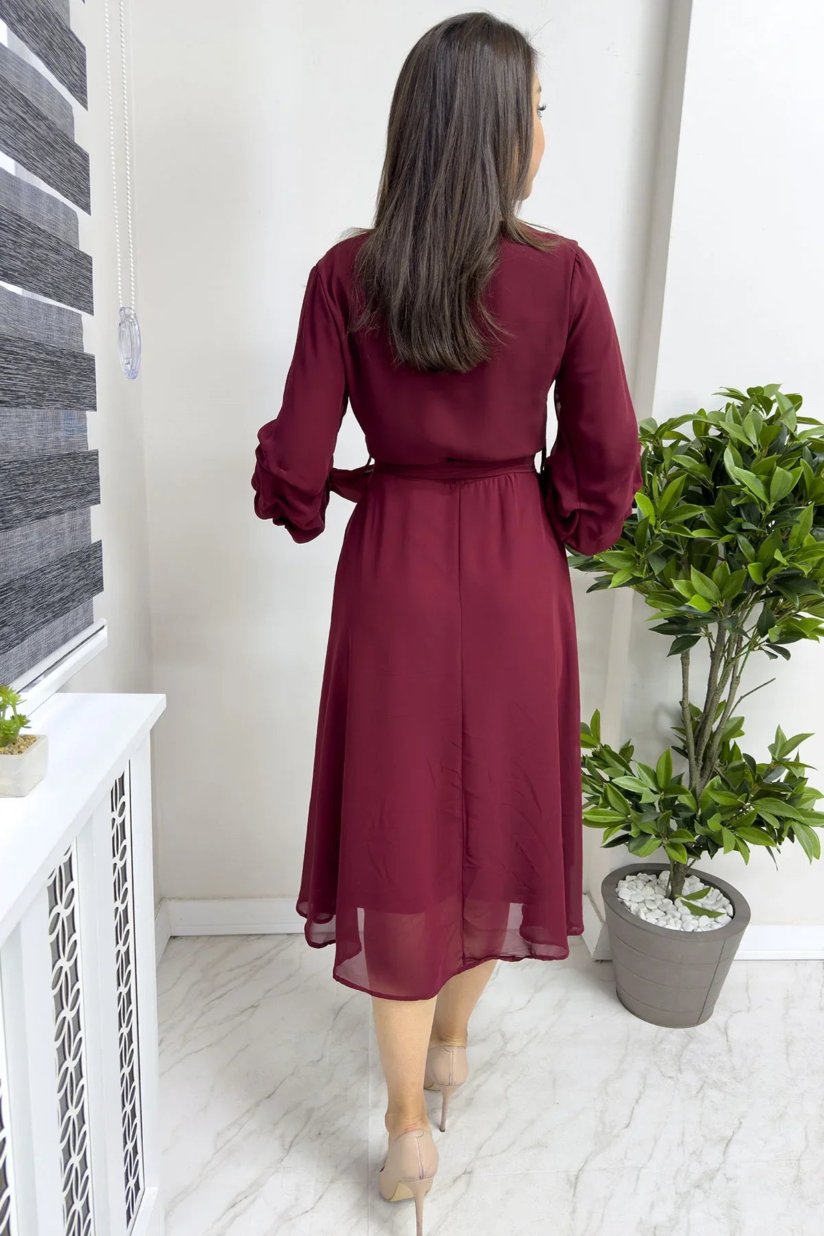 Bordo Kolu Büzgülü Şifon Elbise