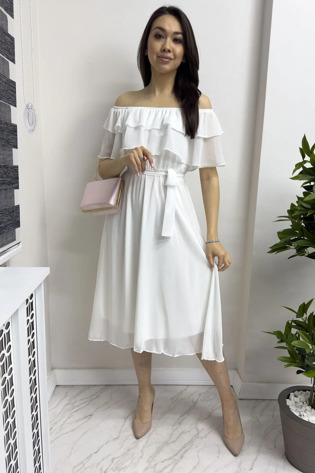 Beyaz Madonna Carmen Fırfır Yaka Büyük Beden Şifon Elbise

