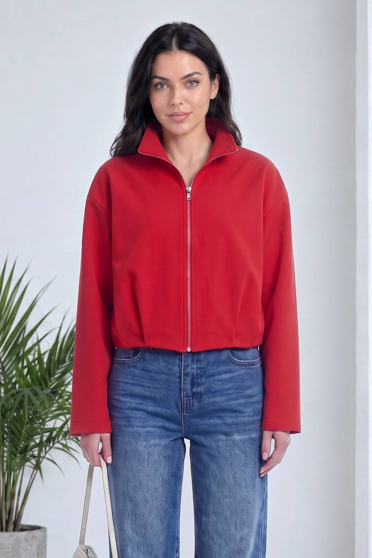 Kadın kırmızı fermuarlı modern ceket modeli fermuarı kapalı