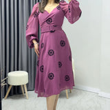 Mor Çiçek Desen Kruvaze Yaka Balon Kol Kemerli Şifon Elbise