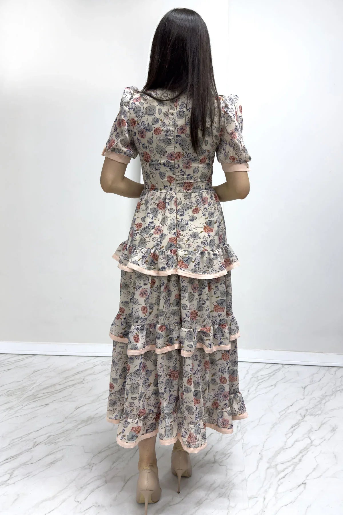 Kadın Soft Pudra Çiçek Desenli Midi Boy Elbise

