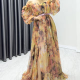 Düşük Omuz Kemerli Desenli Yırtmaçlı Abiye