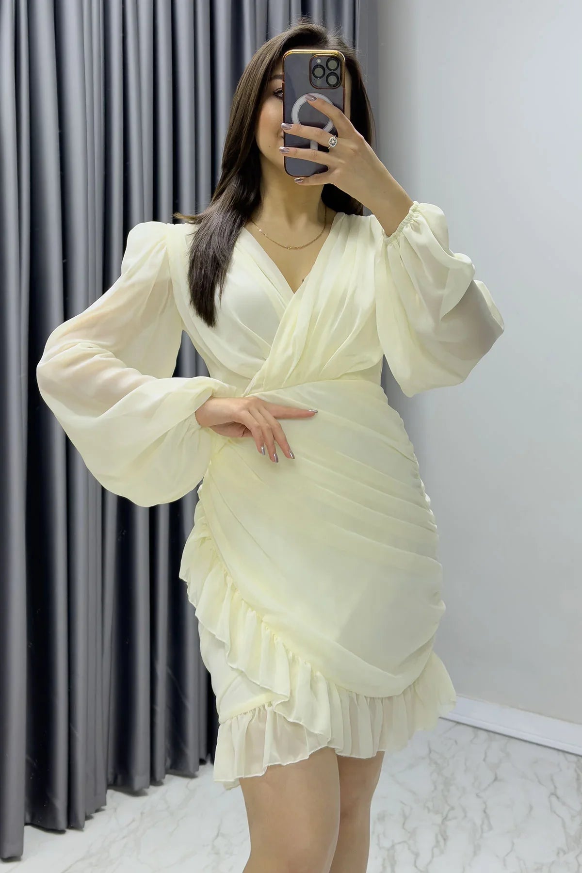 Kadın Bej Mini Drapeli Şifon Elbise
