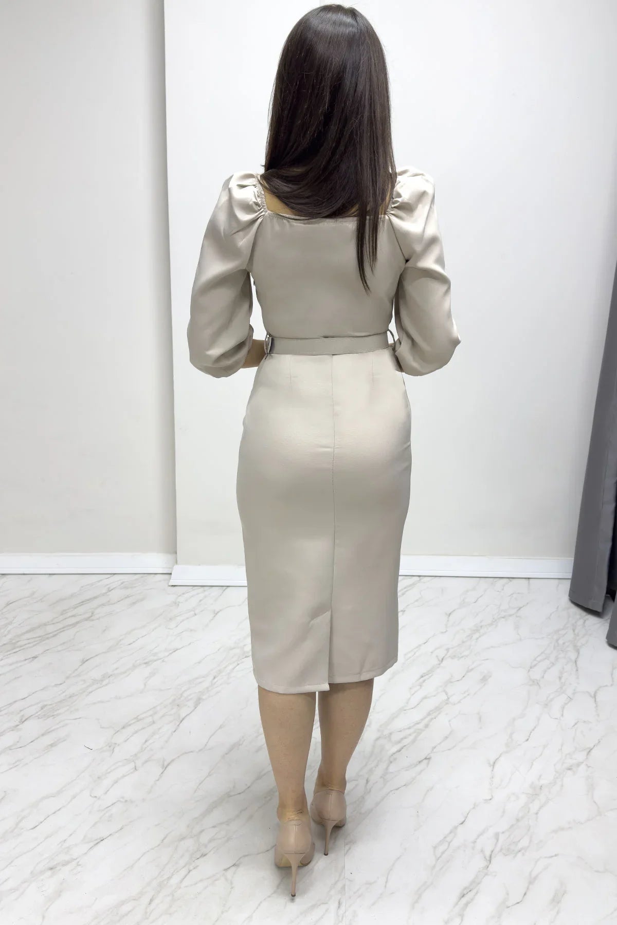 Bej Kemerli Düğme Detay Balon Kol Kalem Elbise

