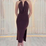 Kahverengi Gold Aksesuarlı Degaje Yaka Yırtmaçlı Midi Boy Elbise