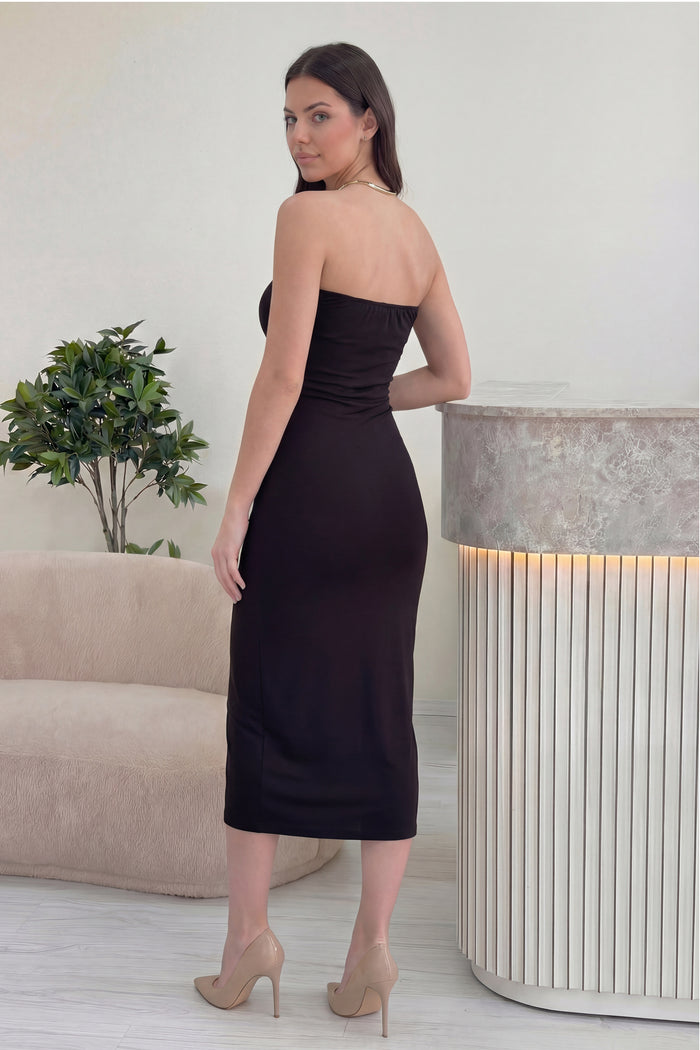 Siyah Gold Aksesuarlı Degaje Yaka Yırtmaçlı Midi Boy Elbise