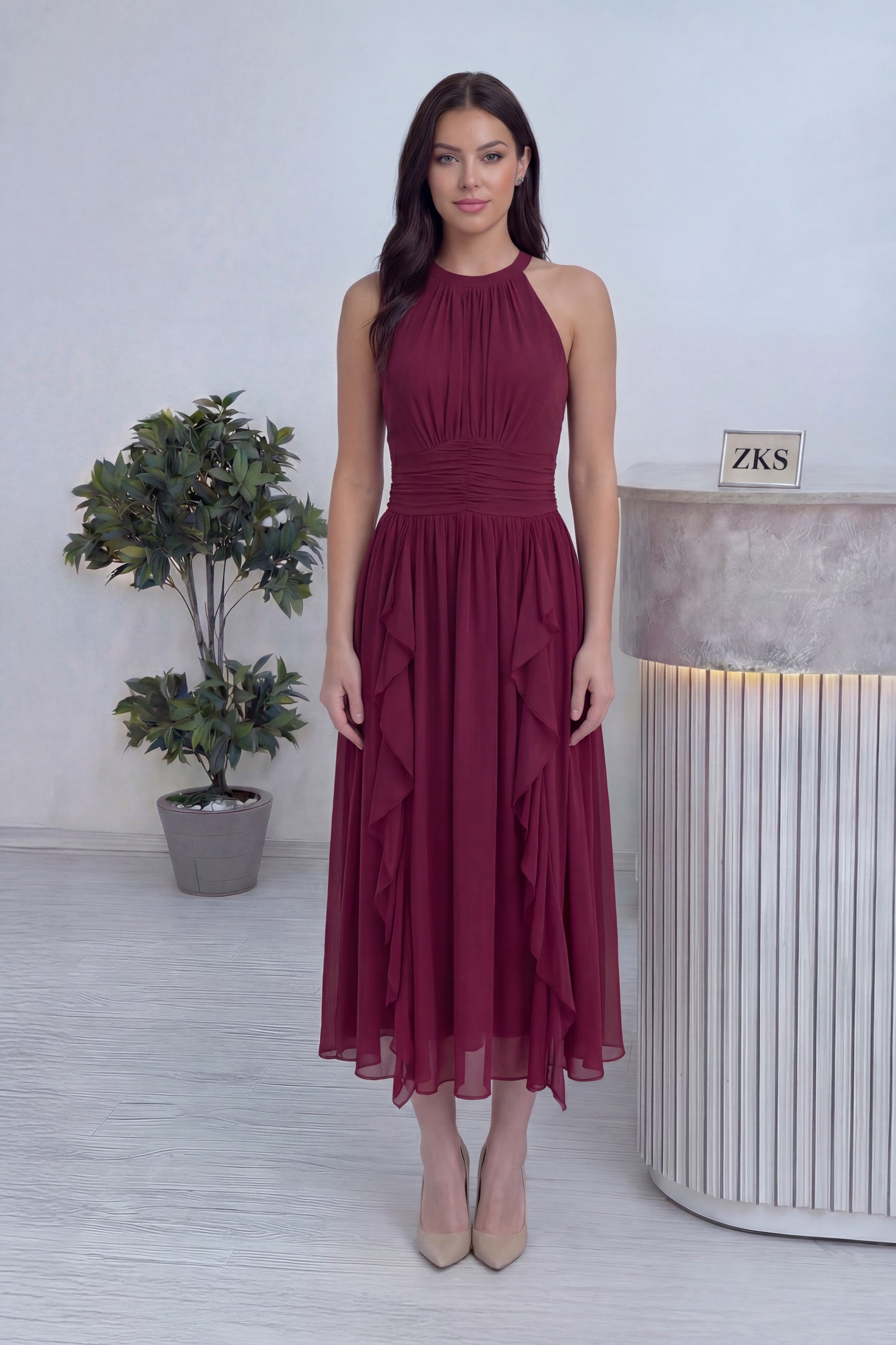Halter yaka bordo büzgülü, fırfırlı midi kolsuz elbise boydan